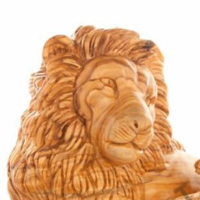 Carved Wooden Lion with A Lamb - Statuettes - Bethlehem Handicrafts