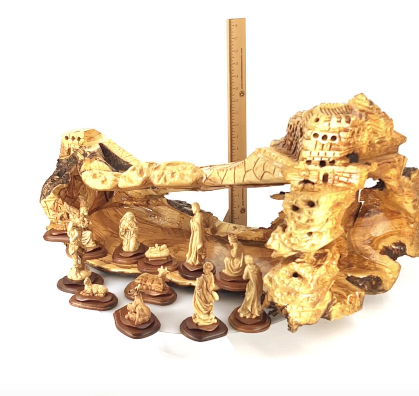 Unique Natural Olive Wood Nativity Scene, with 'Masterpiece Figurines', from Olive Wood in Bethlehem