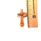 Cruz de confort con 'Paloma del Espíritu Santo', 4.3" de madera de olivo de Tierra Santa