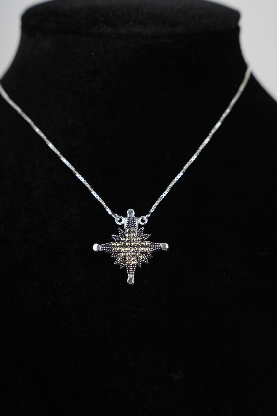 Magnetic Star of Bethlehem Necklace with Fully Dark Gemstones