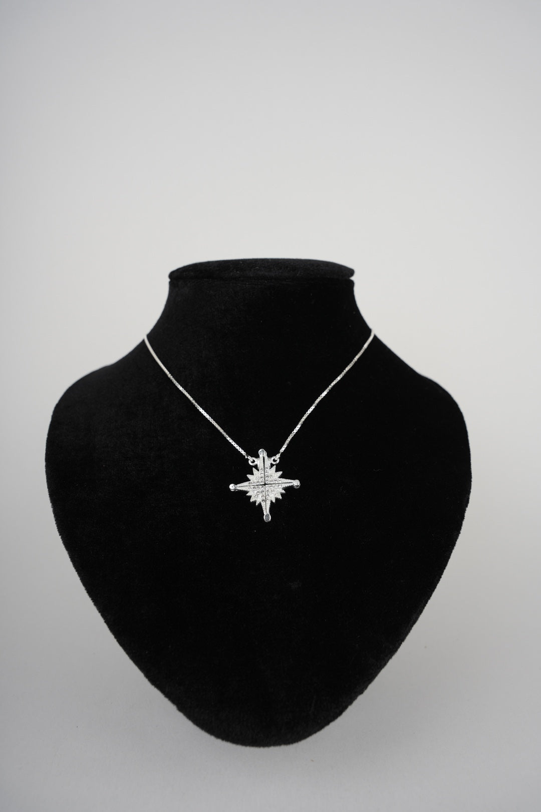 Magnetic Star of Bethlehem Necklace with White Gemstones(Silver Color)
