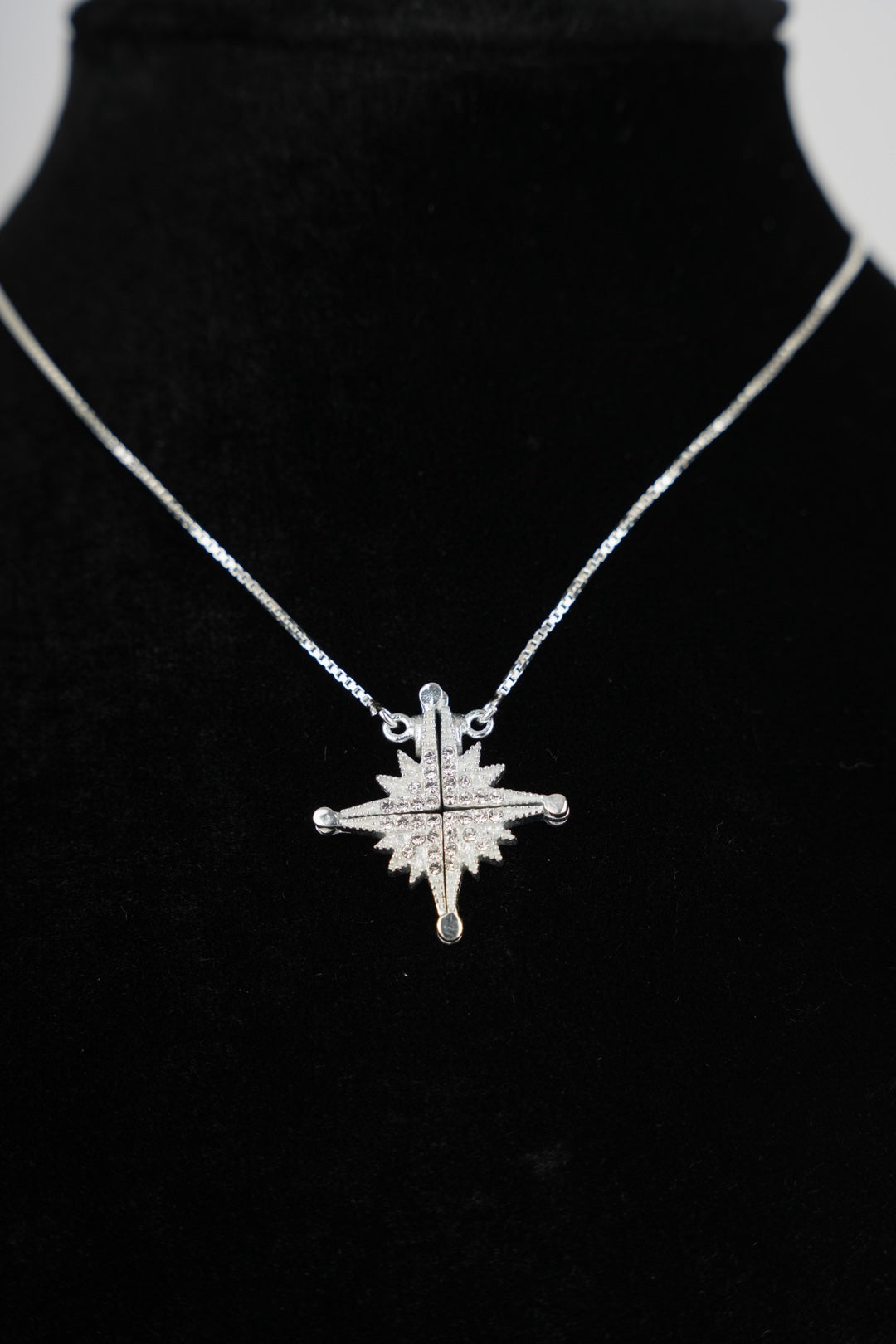 Magnetic Star of Bethlehem Necklace with White Gemstones(Silver Color)