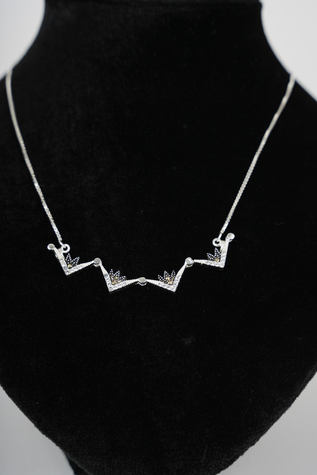 Two-Way Stylish Magnetic Star of Bethlehem Necklace