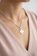 Collar de plata de ley con cruz de Jerusalén (Grande)