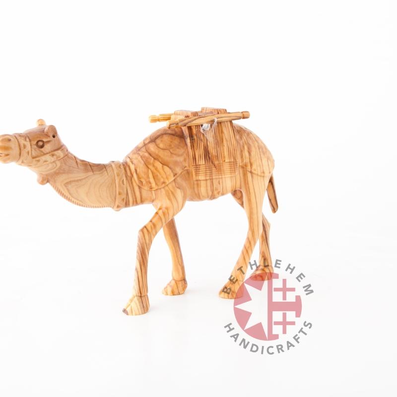 religious olive wood statue hand carved in Bethlehem, 5.9 inch side view detail of the carved drapery