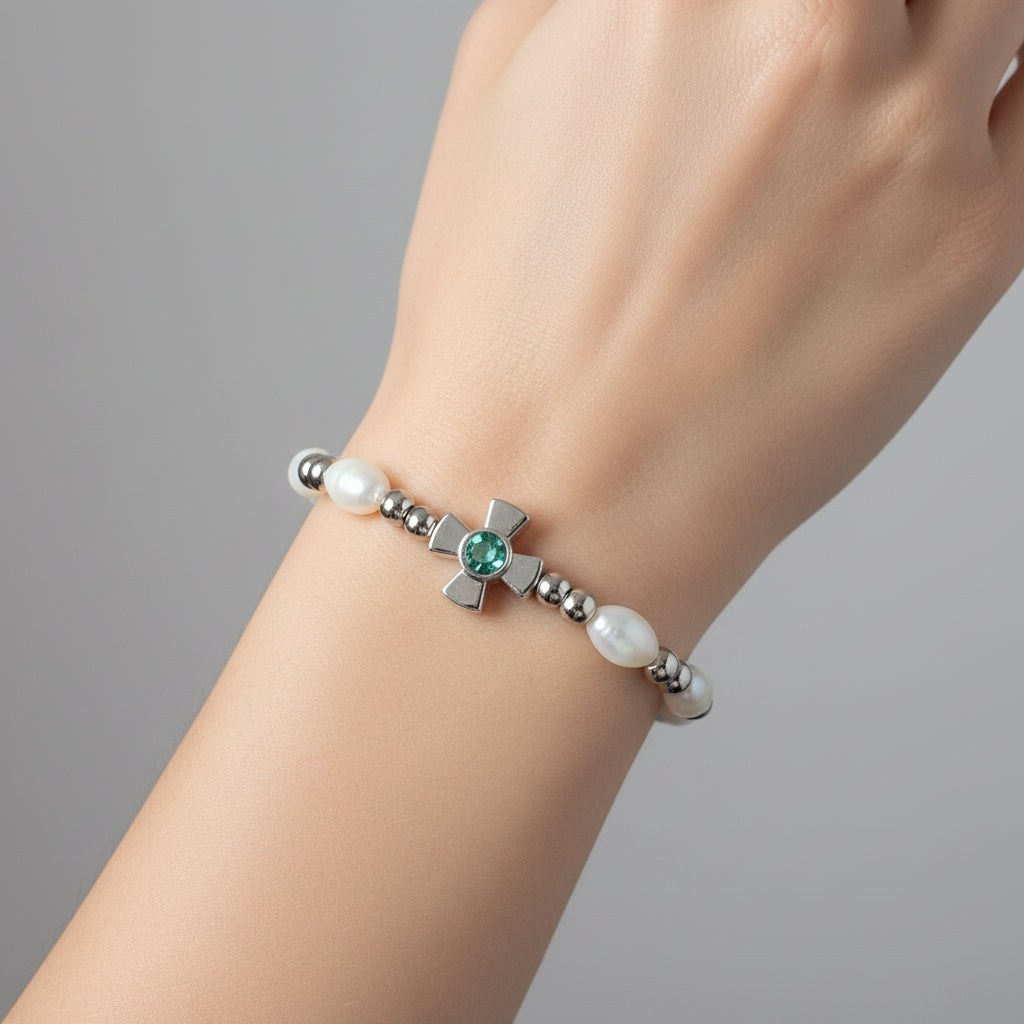 Mother of Pearl Bracelet 8 x 6mm Beads (Peridot Crystal Stone)