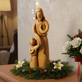 Figura de San José con el Niño Jesús, 12", Madera de Olivo Tallada a Mano