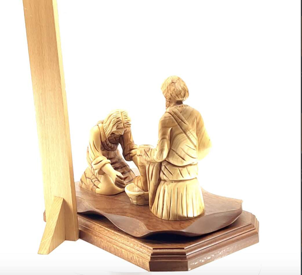 Jesus Christ statue hand carved from Bethlehem olive wood, 7.5 inch close detail of the hand carved work