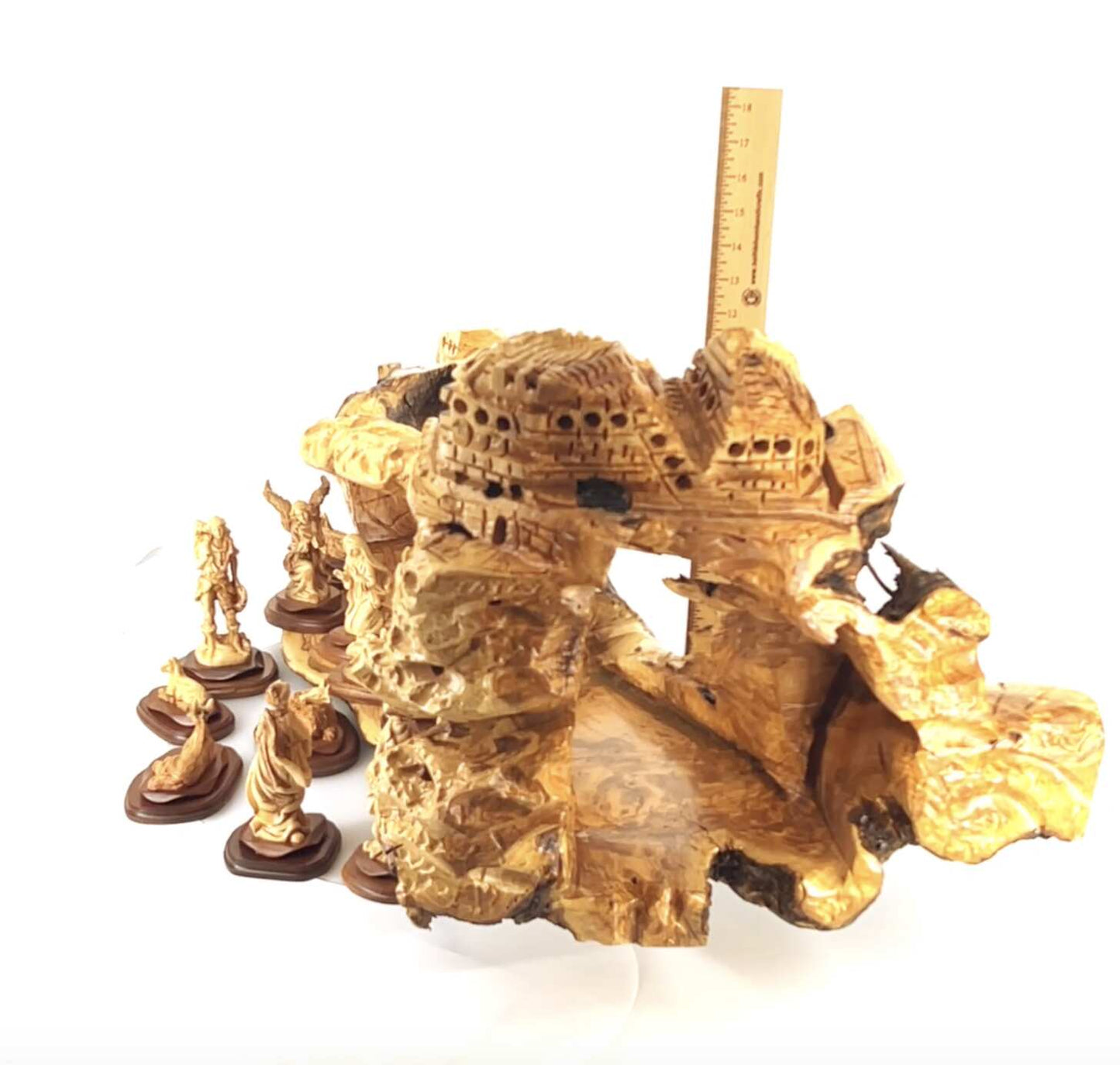 Unique Natural Olive Wood Nativity Scene, with 'Masterpiece Figurines', from Olive Wood in Bethlehem