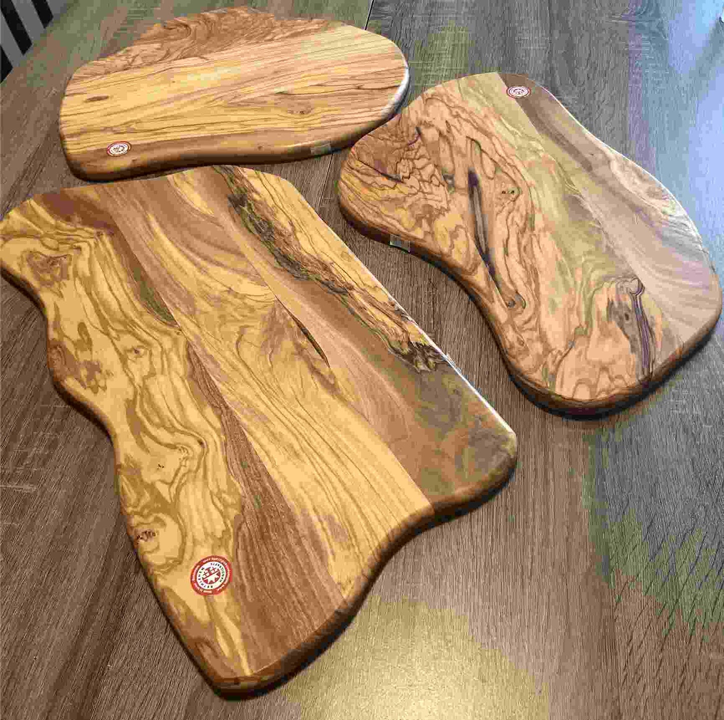 https://bethlehemhandicrafts.com/cdn/shop/products/wooden-kitchen-cutting-boards.jpg?v=1684632176&width=1445